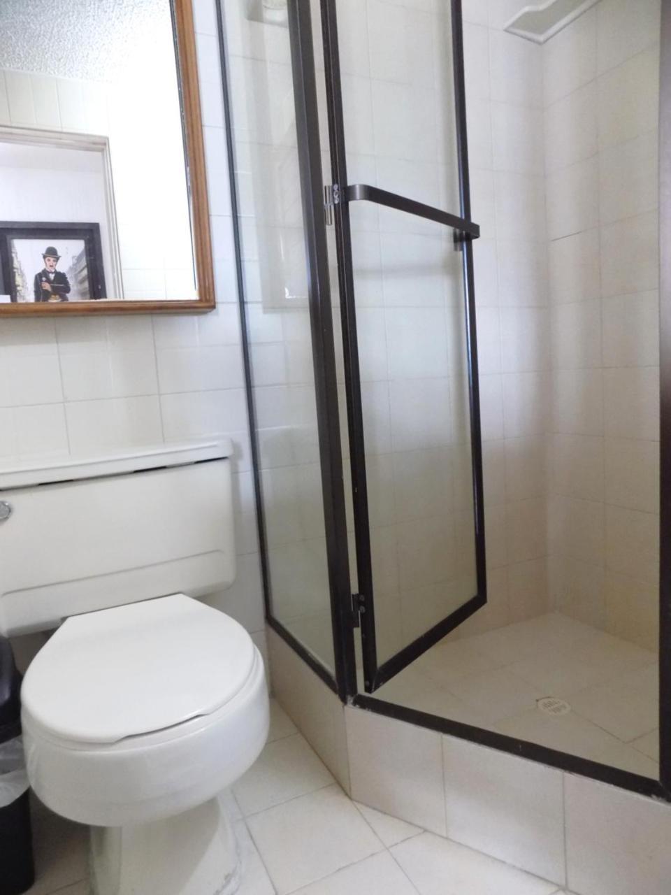 Room And Private Bathroom At Chapinero Alto Bogota Exterior photo